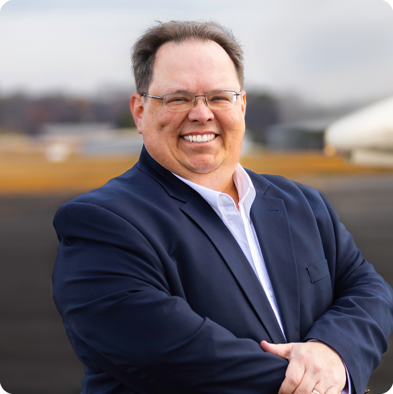 Tom Barnhill headshot